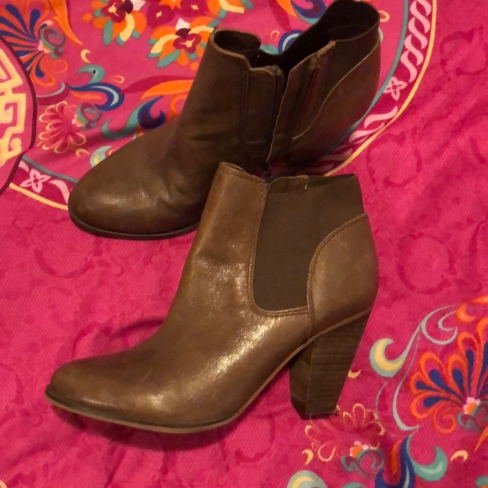 Steve Madden Brown Leather Booties
